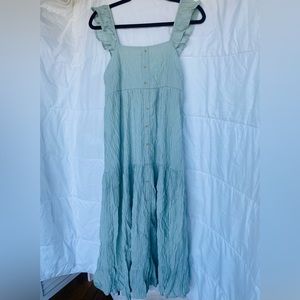 A summer dress medium size mint green or sage color it’s soo cute and comfy
